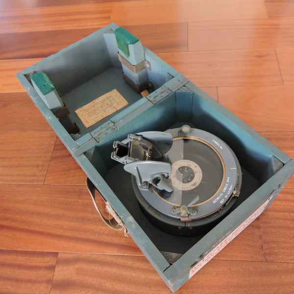 Kompass, Typ O.2.A., Ref. 6A/892, mit Azimutkreis Ref. 6A/890 mit Originaletui