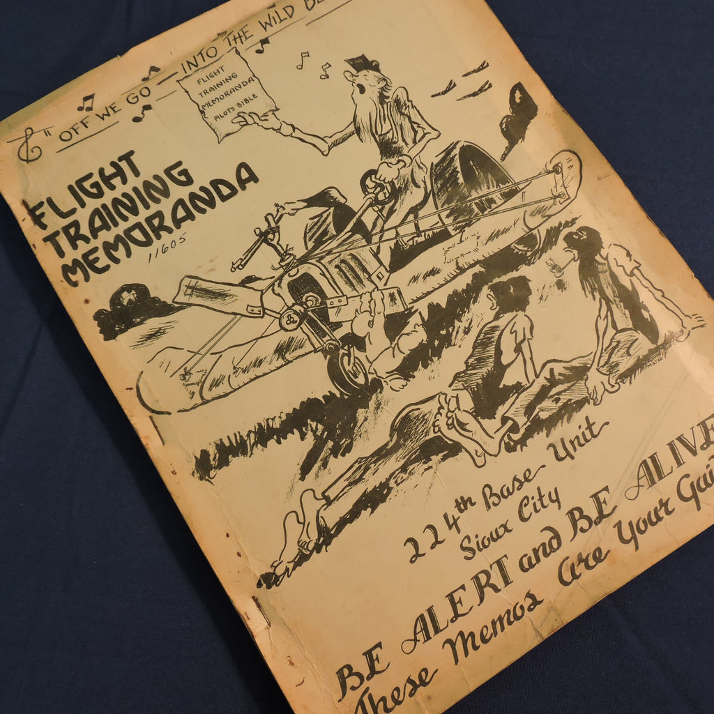 USAAF-Broschüre mit Flugtrainingsmemoranden, 224. Basiseinheit Sioux City 1944-5